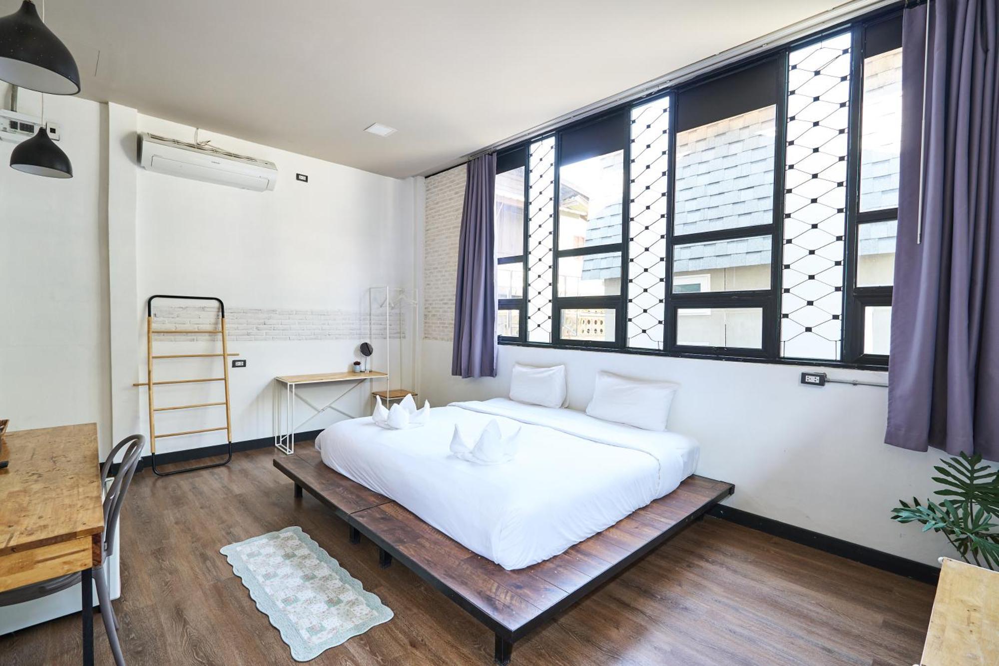 צ'יאנג מאי Sherloft Home & Hostel חדר תמונה