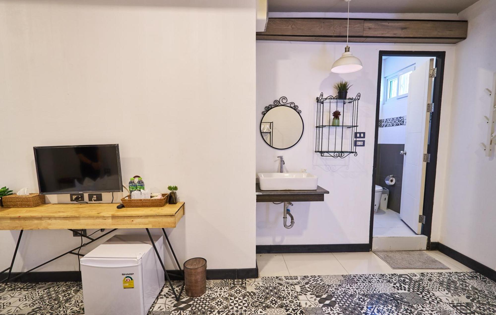 צ'יאנג מאי Sherloft Home & Hostel חדר תמונה