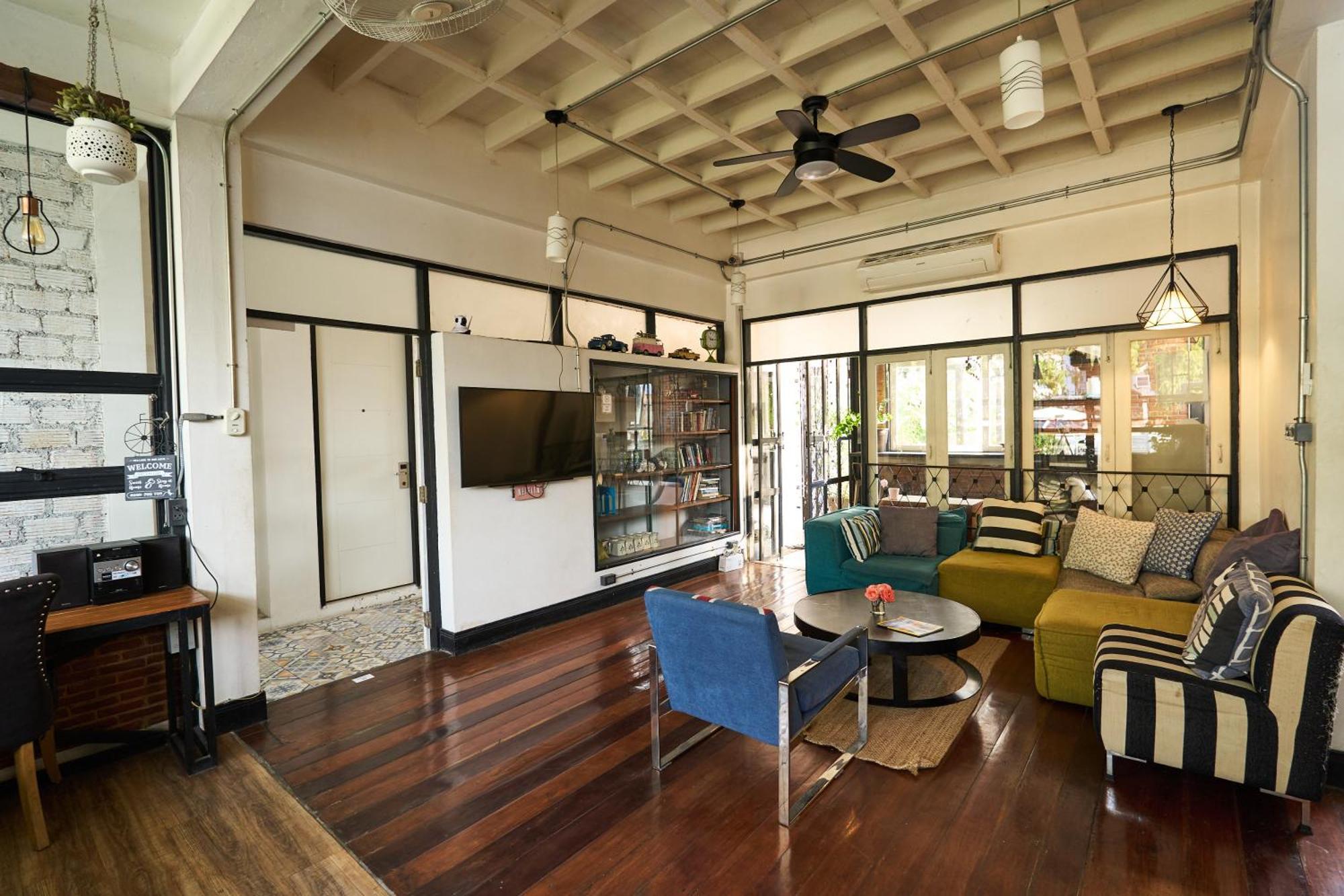 צ'יאנג מאי Sherloft Home & Hostel מראה חיצוני תמונה