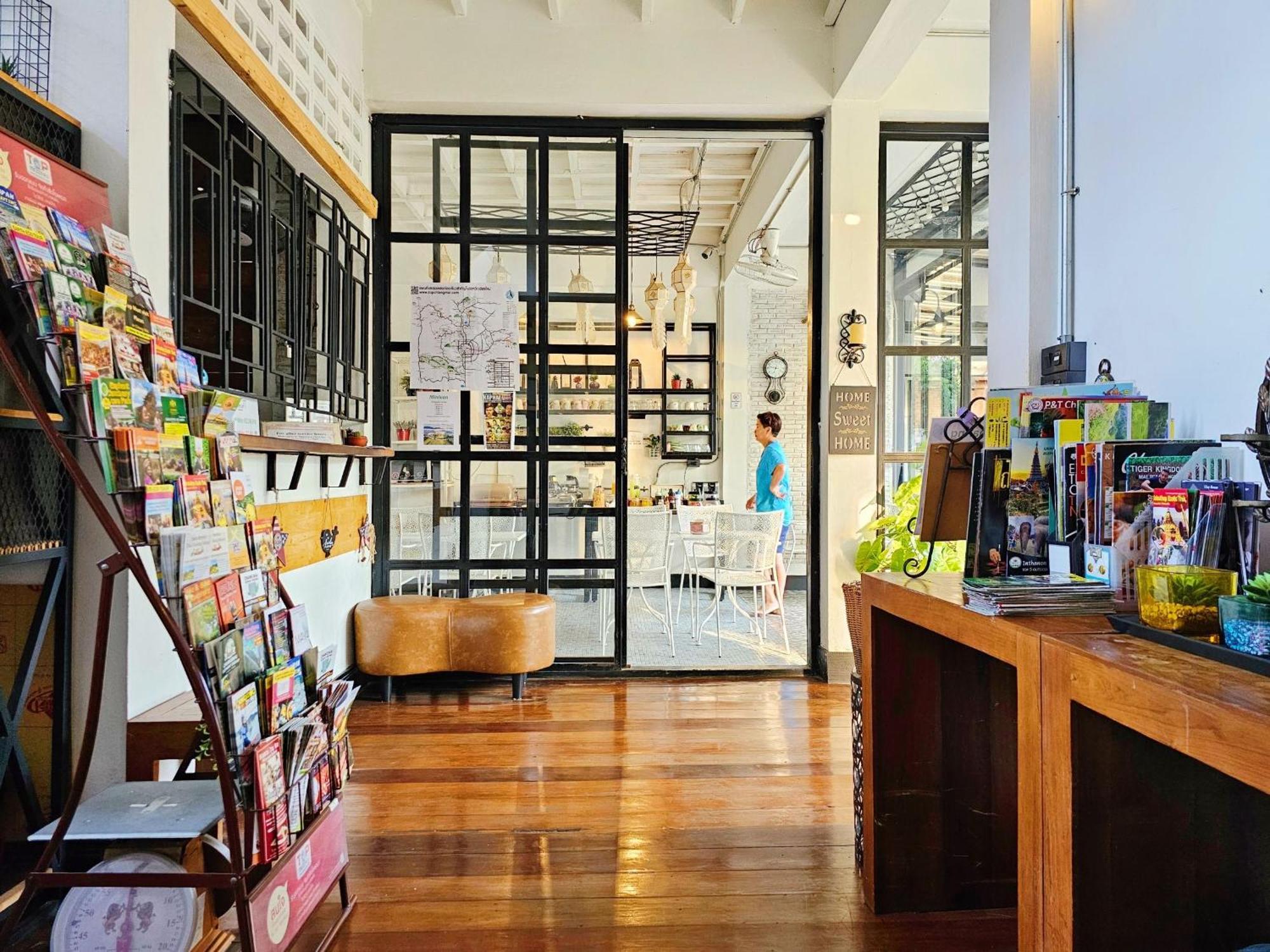 צ'יאנג מאי Sherloft Home & Hostel מראה חיצוני תמונה