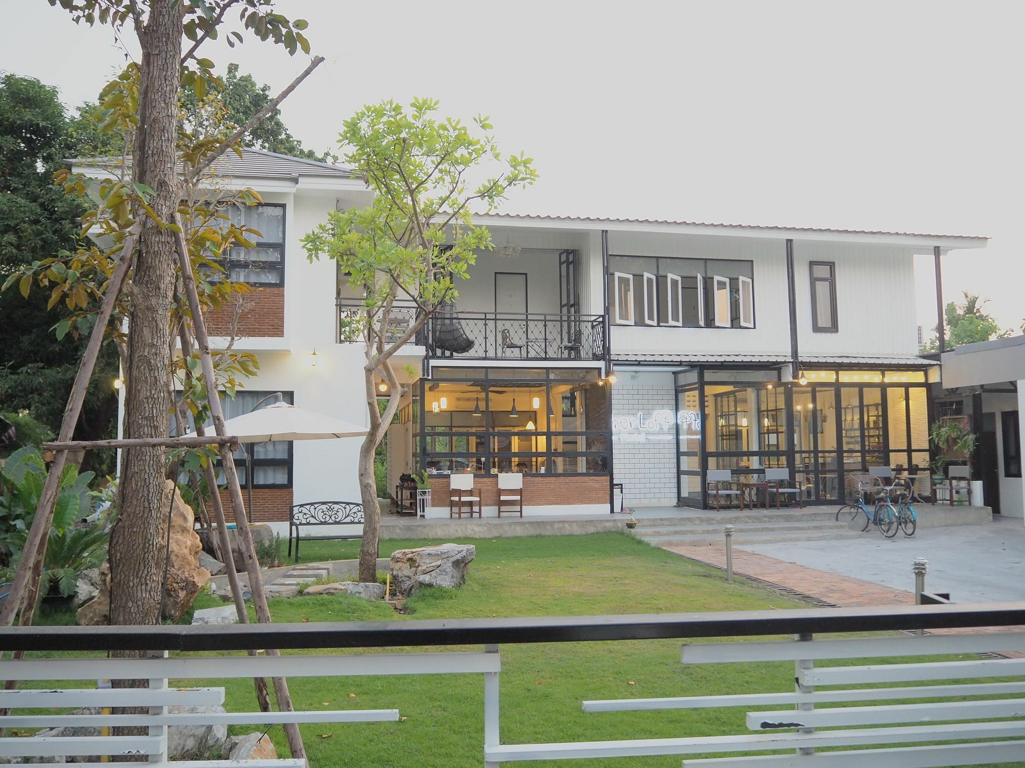צ'יאנג מאי Sherloft Home & Hostel מראה חיצוני תמונה